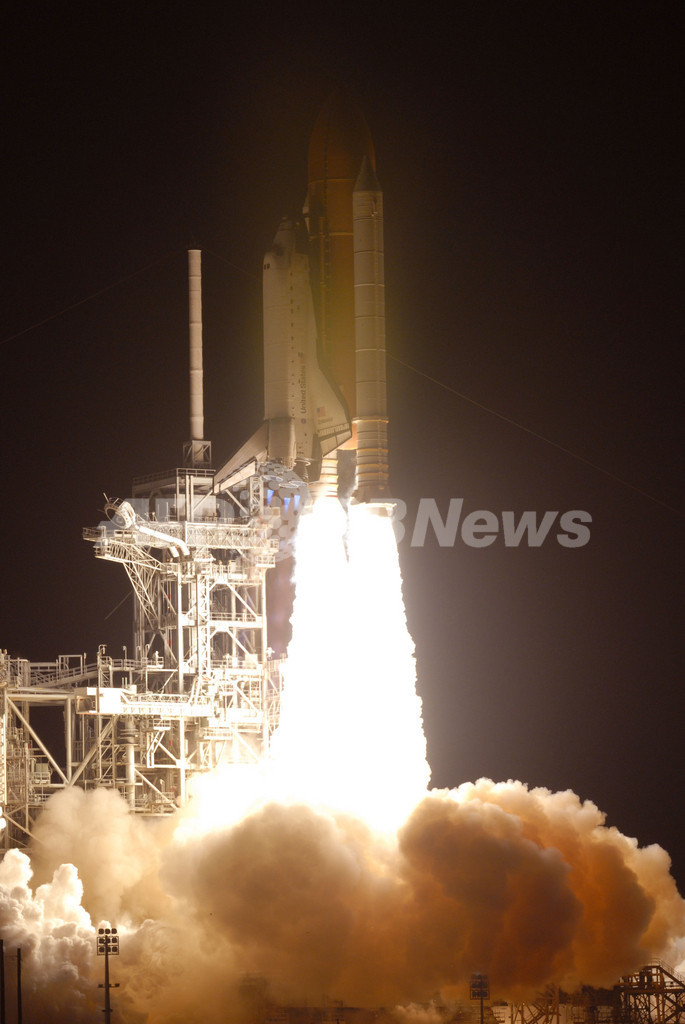 スペースシャトル「エンデバー」打ち上げ成功、「きぼう」の部品搭載