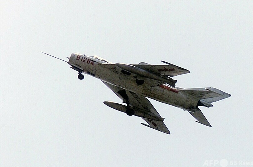 中国・湖北省の民家に戦闘機墜落、1人死亡 操縦士は脱出