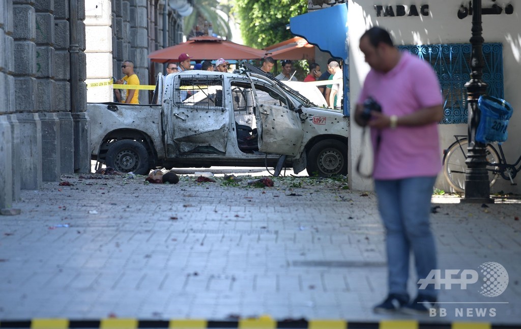 チュニジア大統領、病院に搬送 首都では連続自爆攻撃 チュニジア大統領、病院に搬送 首都では連続自爆攻撃