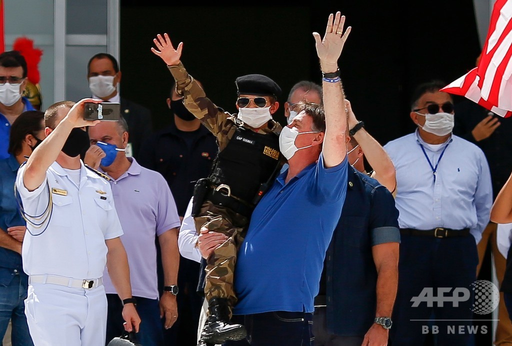 右翼はクロロキンを飲む ブラジル大統領 写真5枚 国際ニュース Afpbb News