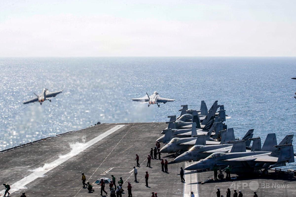 米軍実物 空母 LSO LPU ライフプリザーバ 救命胴衣 米海軍 戦闘機攻撃機 4681654-128864642-658x370.jpg
