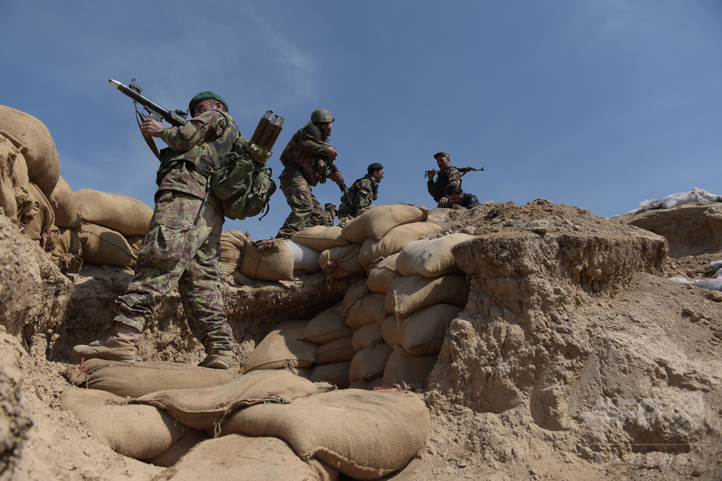 アフガニスタンの基地で「内部攻撃」、ルーマニア兵2人死亡 アフガニスタンの基地で「内部攻撃」、ルーマニア兵2人死亡