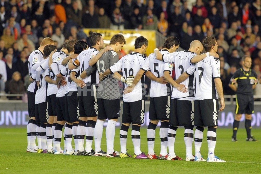 バレンシア選手、日本震災悼みカタカナ入りユニでプレー 写真2枚 国際