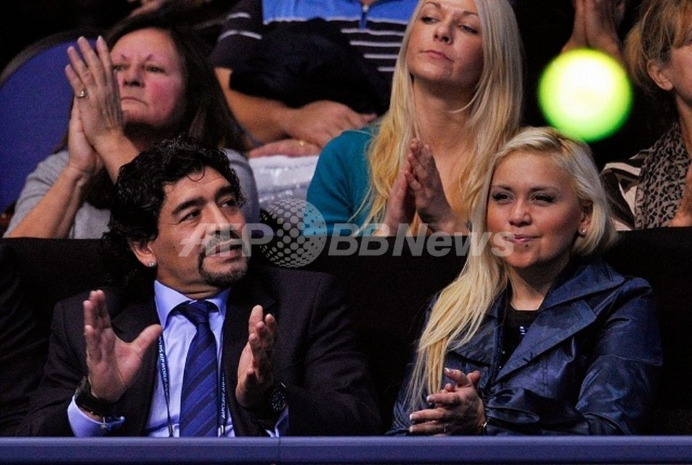 恋人の妊娠に驚いた51歳、マラドーナ氏 写真1枚 国際ニュース：AFPBB News