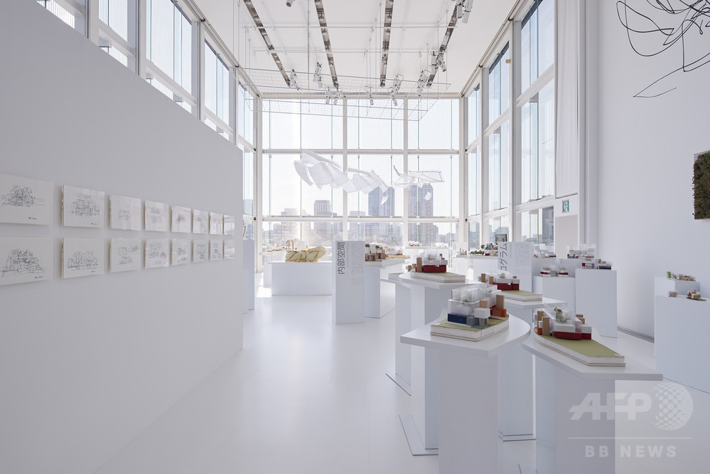 「フォンダシオン ルイ・ヴィトン 建築展」オープニングに著名人らが集結
