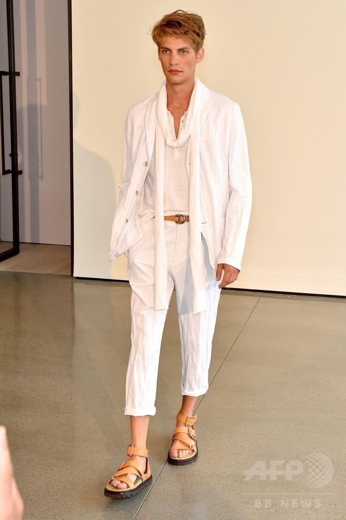 バカンスで楽しむ洗練された着こなし マイケル コース 16年春夏メンズ 写真48枚 マリ クレール スタイル Marie Claire Style