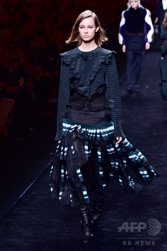 「フェンディ」16/17年秋冬コレクション