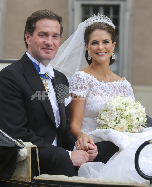 スウェーデンのマデレーン王女が結婚、ウエディングドレスは「ヴァレンティノ」