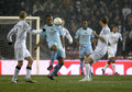 ボールをコントロールするマンチェスター・シティのヴィンセント・コンパニー（%%Vincent Kompany%%、中央）。（2009年2月19日撮影）(c)AFP/Scanpix/Keld Navntoft