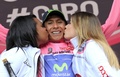 第97回ジロ・デ・イタリア（2014 Giro d&apos;Italia）、第16ステージ（ポンテ・ディ・レーニョからヴァル・マルテッロ/マルテルタル、139キロメートル）。総合首位に立ち、祝福を受けるモビスター・チーム（Movistar Team）のナイロ・キンタナ（Nairo Quintana、2014年5月27日撮影）。(c)AFP/LUK BENIES
