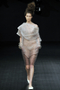 ブラジル・リオデジャネイロ（Rio de Janeiro）で開催された「リオ・ファッションウィーク（Rio Fashion Week）」で発表されたデザイナー、Santa Ephigenia の09/10年秋冬コレクション（2009年1月12日撮影）。（c）AFP/Marcio Madeira