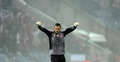試合に勝利し歓喜するスロバキアのGKシュテファン・セネツキー（%%Stefan Senecky%%）。（2008年10月15日撮影）(c)AFP/Samuel Kubani
