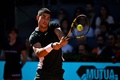 テニス、マドリード・オープン、男子シングルス準決勝。リターンを打つカルロス・アルカラス（2022年5月7日撮影）。(c)Pierre-Philippe MARCOU / AFP