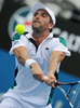テニス、アピア国際（2012 Apia International Sydney tennis tournament）は15日、オーストラリアのシドニー（Sydney）で男子シングルス決勝が行われ、フィンランドのヤルコ・ニエミネン（Jarkko Nieminen）は6-2、7-5でフランスのジュリアン・ベネトー（Julien Benneteau）を破り、ツアー通算2勝目となる優勝を飾った。

リターンを打つジュリアン・ベネトー（2012年1月15日撮影）。(c)AFP/Greg WOOD