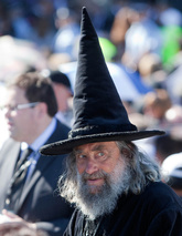 NZクライストチャーチ市、公認魔法使いとの契約終了