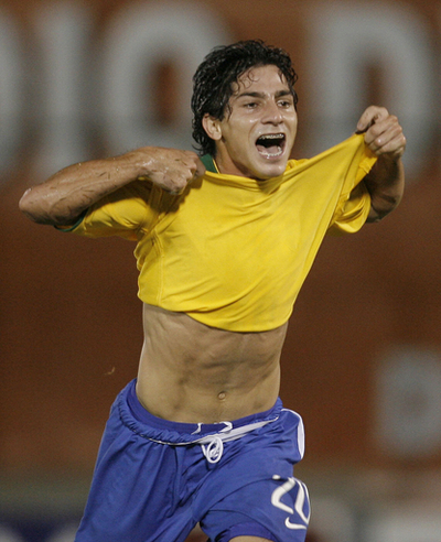 ＜サッカー 07南米ユース選手権＞ブラジル パラグアイを降し決勝ラウンド2勝目を挙げる - パラグアイ