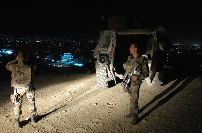 フランス部隊、パトロールを通し住民と交流 - アフガニスタン