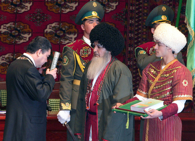 ベルドイムハメドフ副首相が新大統領に就任 - トルクメニスタン