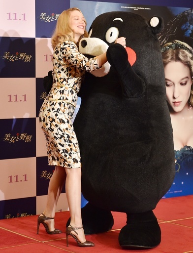 映画『美女と野獣』、レア・セドゥらの来日会見に「野獣くまモン」登場