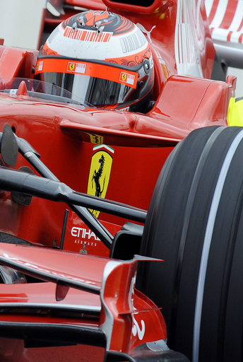 ライコネン フリー走行2回目でトップタイムを記録