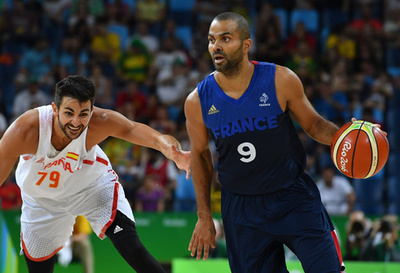 パーカーが代表引退、仏がスペインに敗れ姿消す バスケ男子