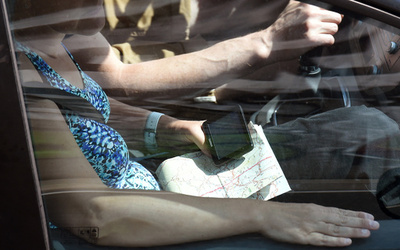 運転免許試験でカーナビの操作も、17年12月から 英国