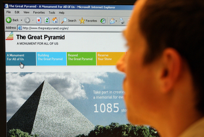 「生と死のテーマパーク」ピラミッド、独東部に500万人墓地として誕生?