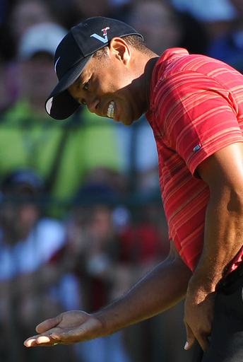 ウッズ 「偽りの生活を送っていた」、スキャンダル後初インタビュー