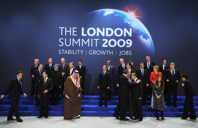 団結示したG20、集合写真撮影では団結できず