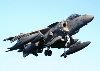 米海兵隊のハリアー攻撃機が米東海岸沖で墜落、パイロットを救助