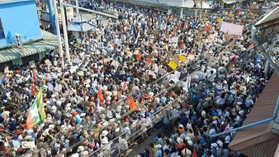 動画:デモ参加すれば「命落とす」 国軍警告も再び大規模抗議 ミャンマー