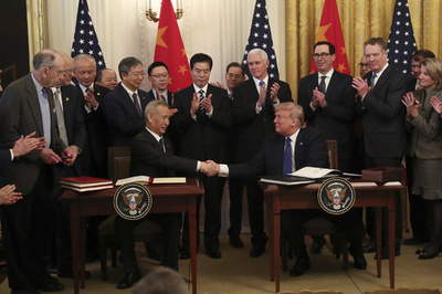 中・米「第一段階貿易協議」調印、国際経済にプラス効果期待