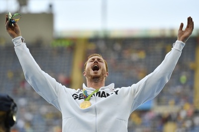 弟クリストフが男子円盤投げで金メダル、ハルティング「兄弟」で連覇果たす