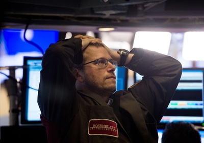 NYダウ、史上最大の下げ ホワイトハウス「米経済は強い」と火消し