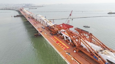 マカオ4本目の海上大橋が合体工事終了