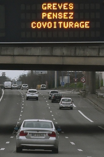 仏国鉄、3か月の大規模スト突入へ 他業種も追随で改革案に抗議