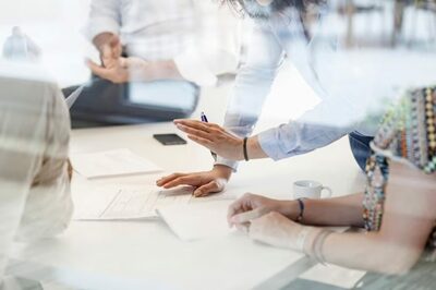 「不倫現場を1年間黙認」既婚上司の“秘密のランチ”に悩む会社員、韓国ネットで論争