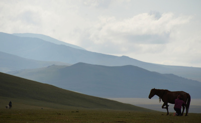 中国投資事業、キルギスでの拠点建設中止 抗議激化で