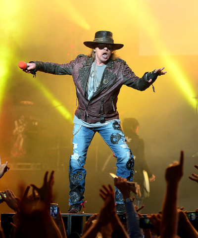 「ガンズ」のA・ローズ、AC/DCの代理ボーカルに？