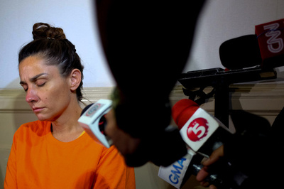 かばんに生後6日の乳児隠し出国試み、人身売買の罪で米国籍の女起訴 フィリピン