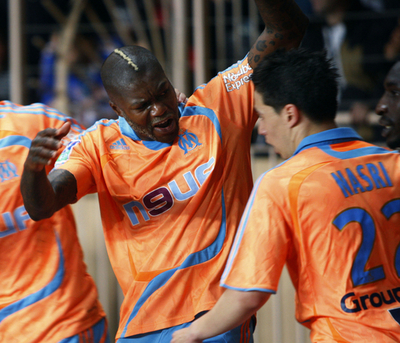 マルセイユ アウェーでモナコに競り勝つ