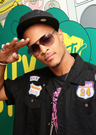 ラッパーのT.I.、音楽情報番組「Total Request Live」に出演