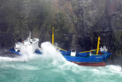 ノルウェー海でロシア船が座礁事故