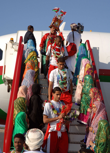 ＜サッカー ガルフカップ2007＞オマーン代表 対戦から一夜明け母国に帰国 - オマーン