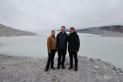 マクロン氏、グリーンランド訪問 トランプ氏の領有圧力を非難