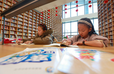 中国、冬休みの宿題に家計収入記入を要求　ネット上で議論を