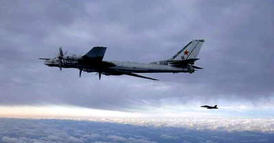 オバマ米大統領訪問前日にロシア爆撃機が領空に接近、カナダ