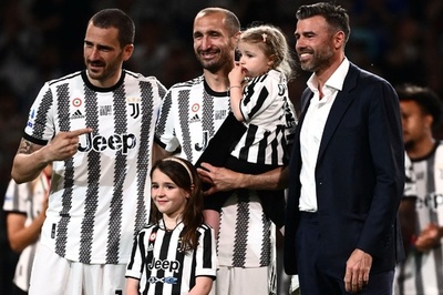 ユーベ退団のキエッリーニがファンに別れ 交代時に万雷の拍手