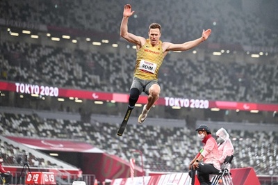 レームがパラ3連覇、世界記録更新はならず 男子走り幅跳び