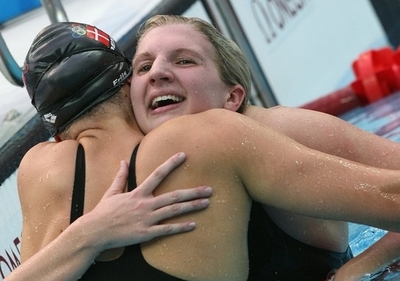 アドリントン 女子800メートル制し2冠達成